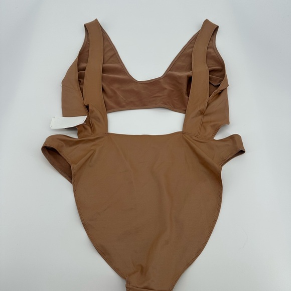 SKIMS- cut out monokini backless- coco rum color - Picture 3 of 6